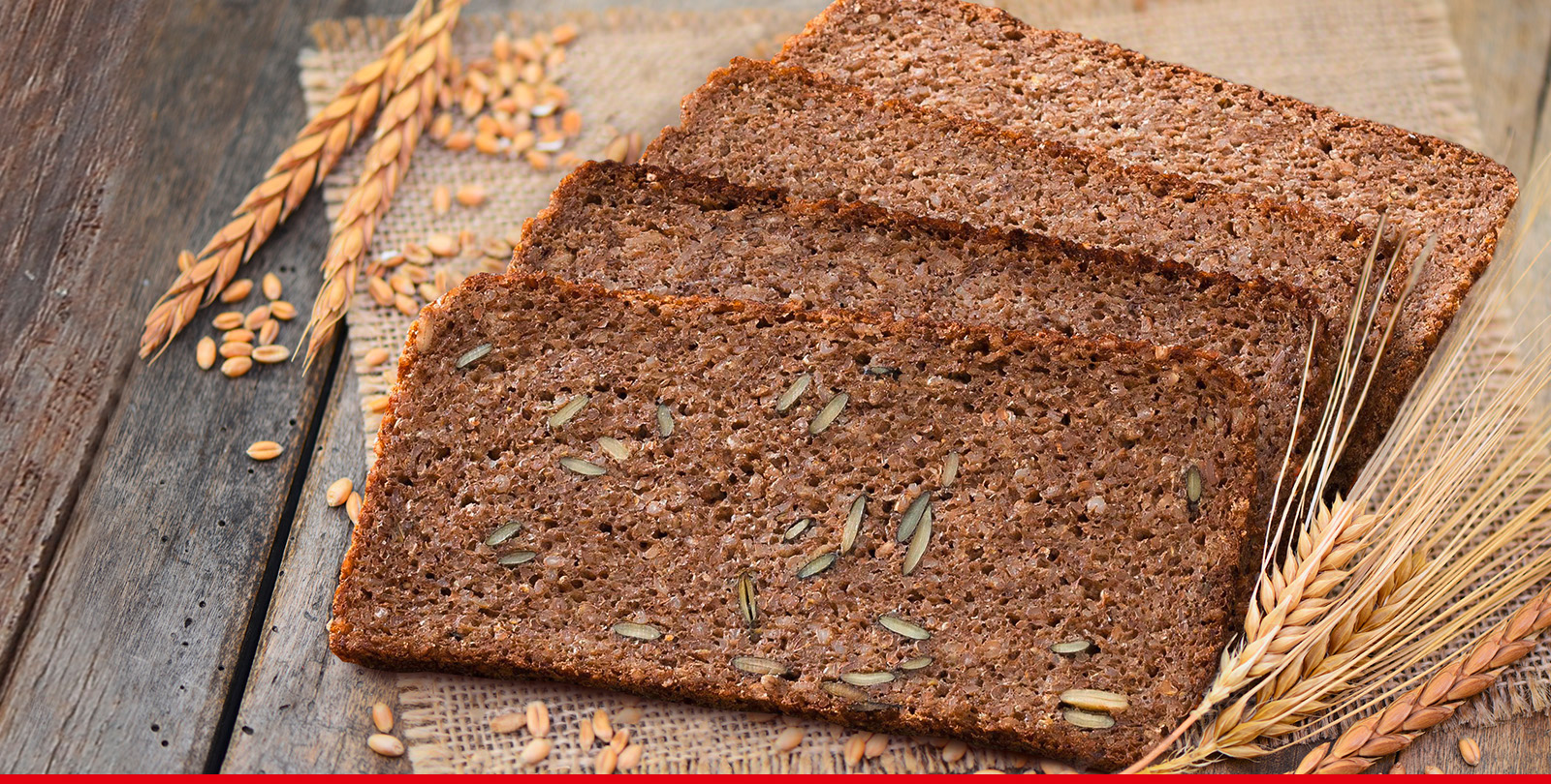 Aufgeschnittenes Roggenvollkornbrot